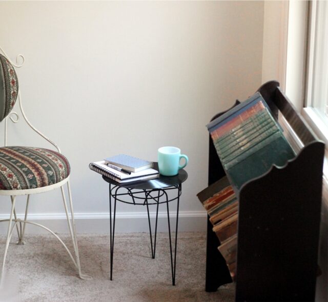 upcycled-record-side-table-4036947