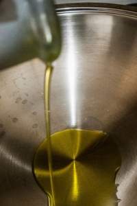 Heat oil in a large pot
